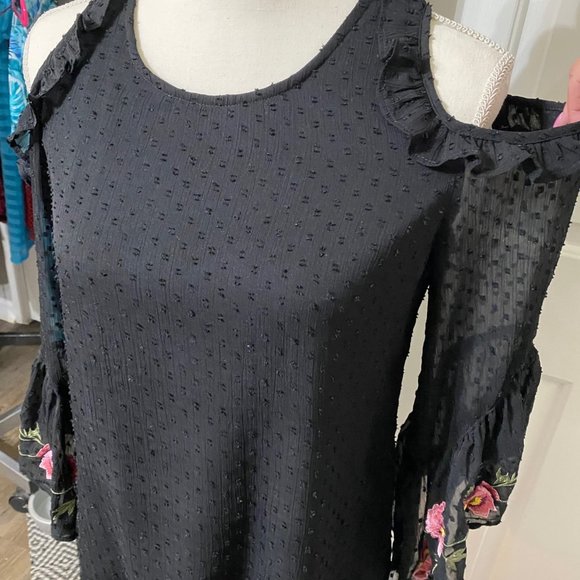 S Blue Rain Top with Embroidered Flowers on the Bell Sleeve Cuffs - Picture 4 of 10